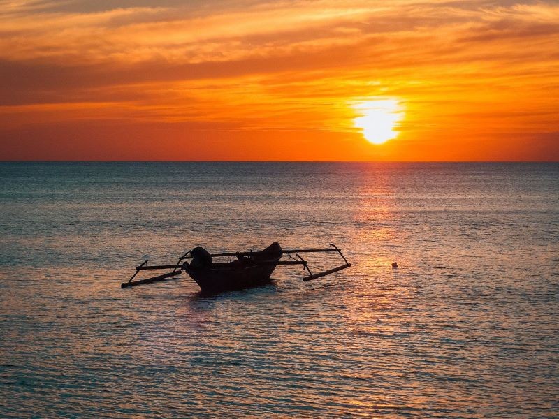 Làng chài Com là vùng đất dành cho những ai yêu thích không khí trong lành, nhịp sống chậm rãi