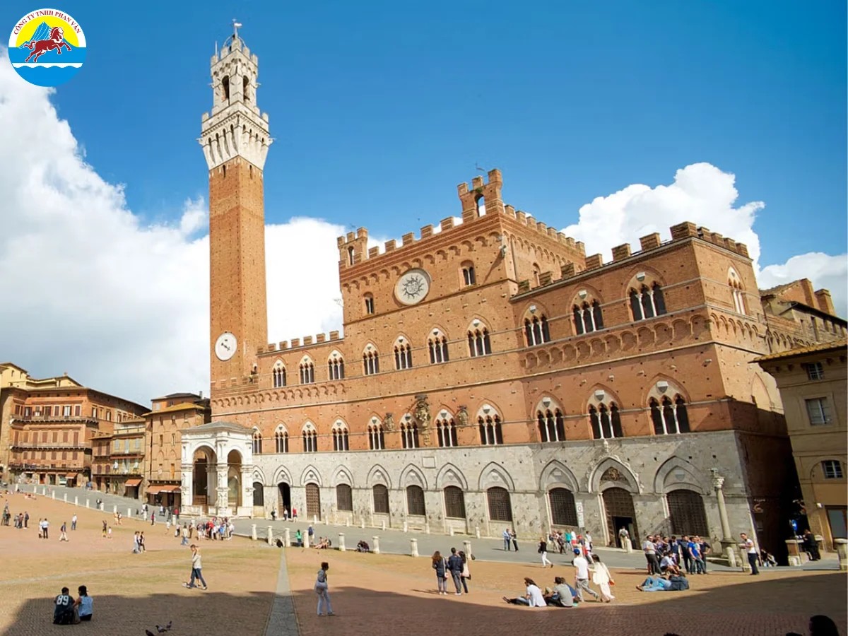 Cung điện Chính phủ tại Quảng trường Tự do