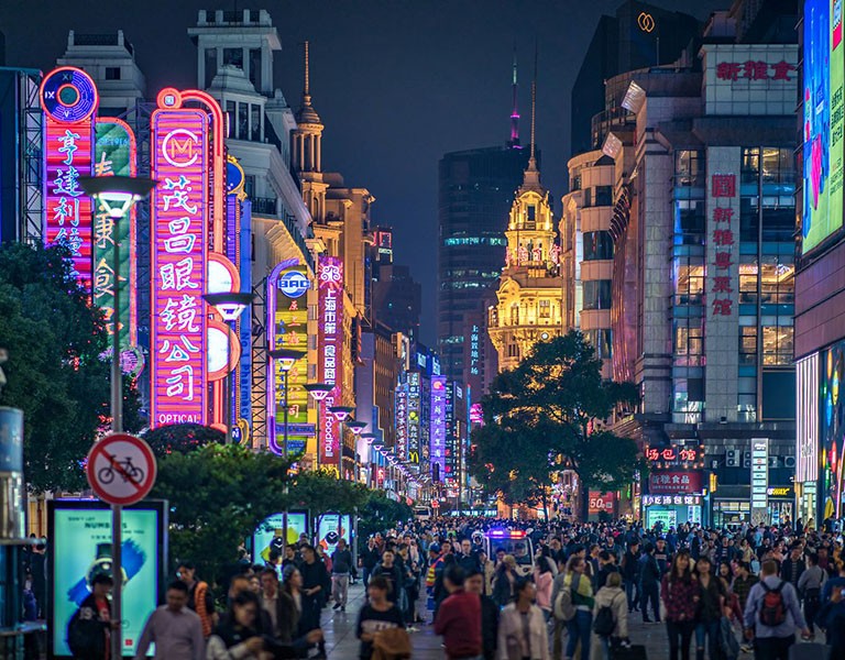Đại lộ Nam Kinh (Nanjing Road) nhộn nhịp về đêm