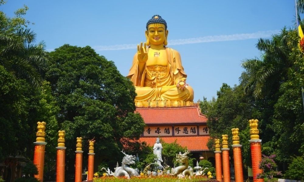 ea3ce685 chua khai nguyen 20