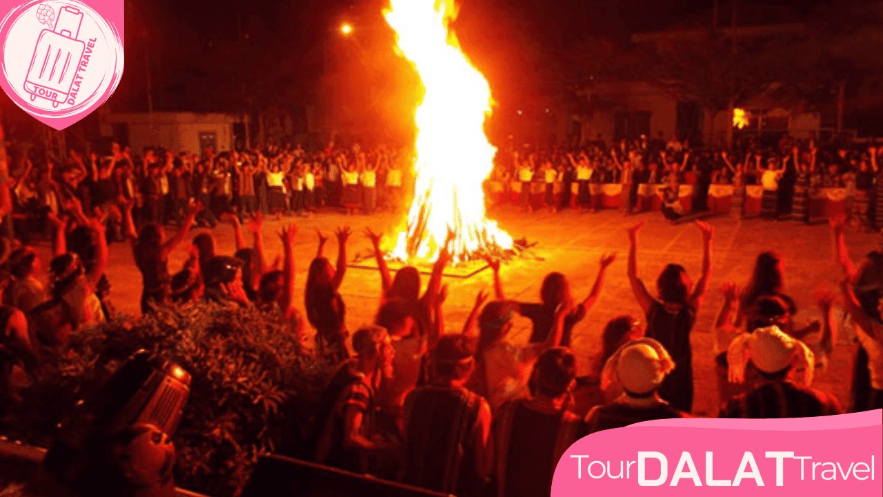 Không khí sôi động của Lửa Hội Cồng Chiêng Tây Nguyên