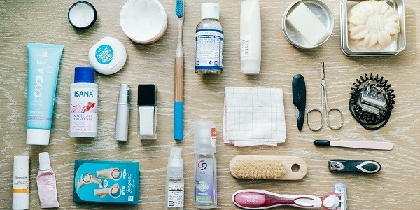 Đồ dùng cá nhân là những thứ cần chuẩn bị khi đi du lịch để đảm bảo vệ sinh