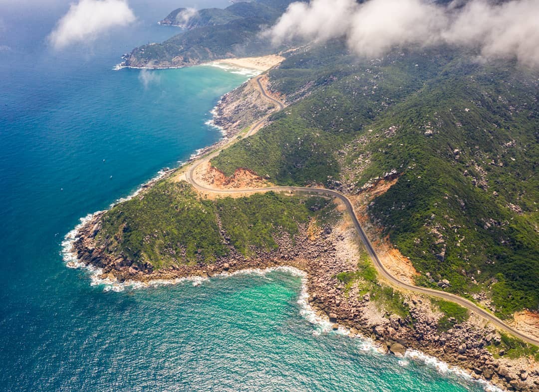 Những cung đường hết sức ấn tượng mà bạn sẽ đi qua nếu di chuyển bằng xe máy