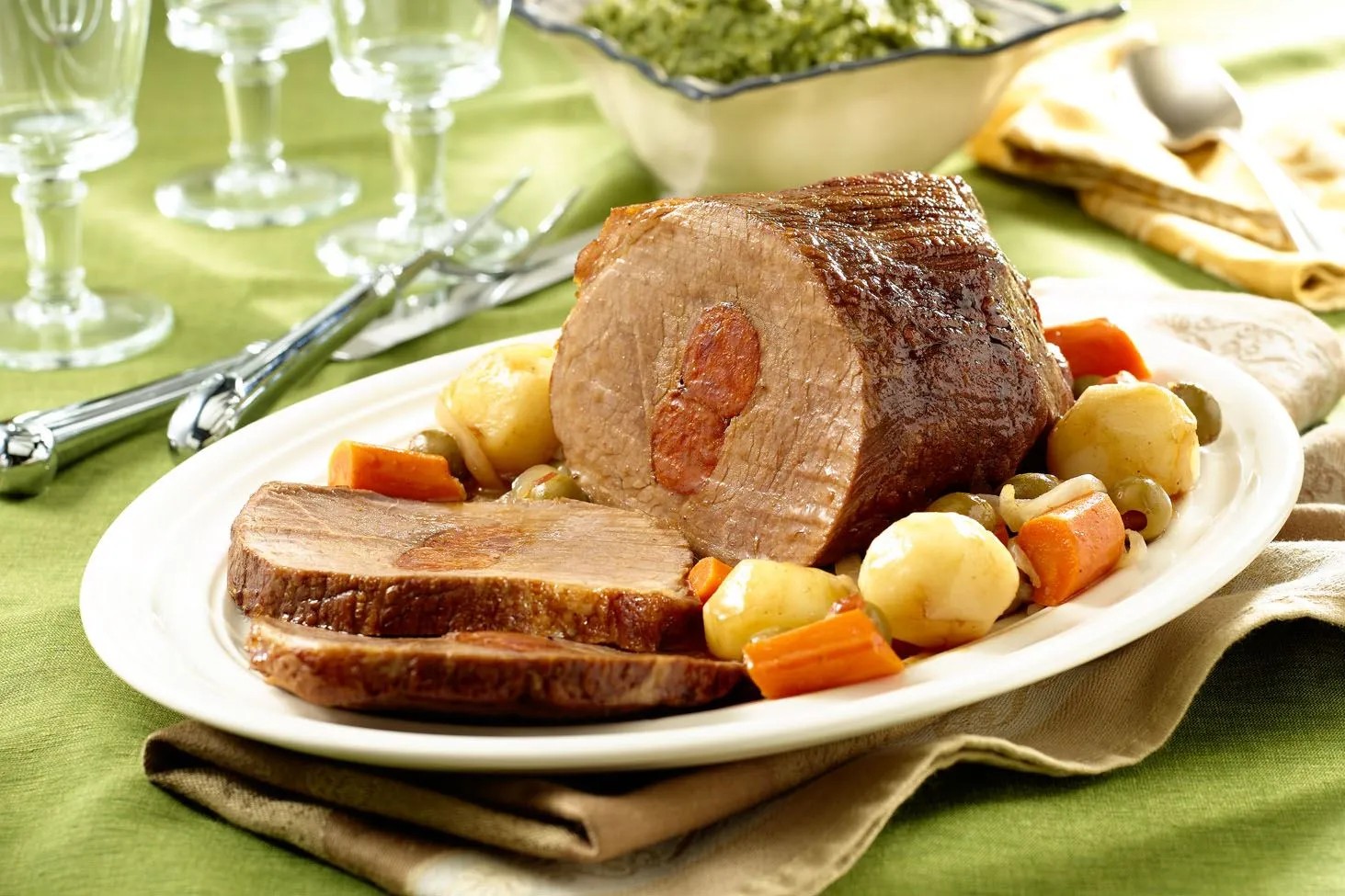 Săn vé máy bay giá rẻ đi Cuba thưởng thức món Boliche