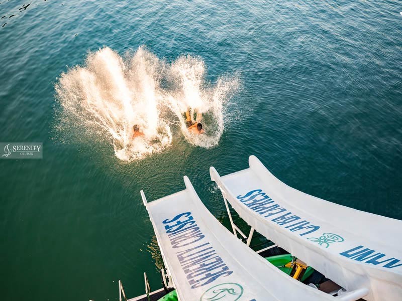 Cầu trượt du thuyền Serenity Explorer