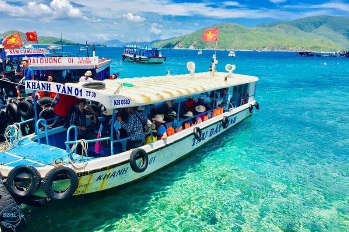 Tour bao gồm tàu/cano đưa du khách đi tham quan đảo, Bãi Tranh