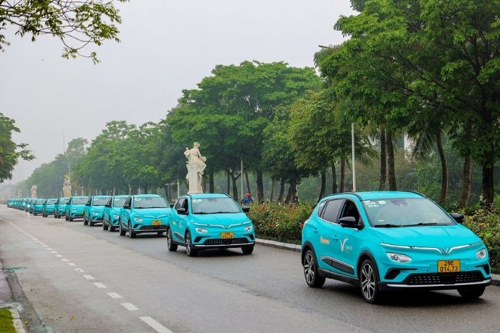 Taxi là lựa chọn nhanh chóng và tiện lợi cho nhóm khách đi Đà Nẵng Hội An