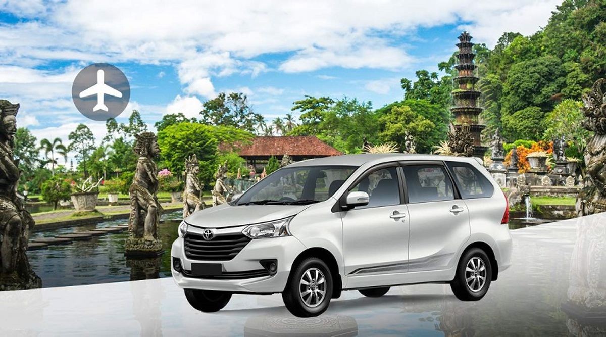 Hình ảnh xe ô tô đưa đón sân bay hoặc đi lại trong thành phố theo lịch trình riêng