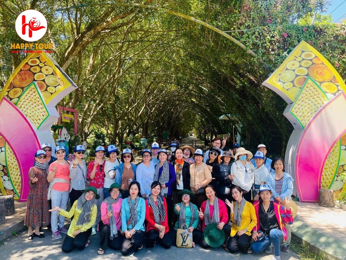 Khung cảnh rừng tràm ngập nước hoang sơ tại Khu du lịch Xẻo Quít