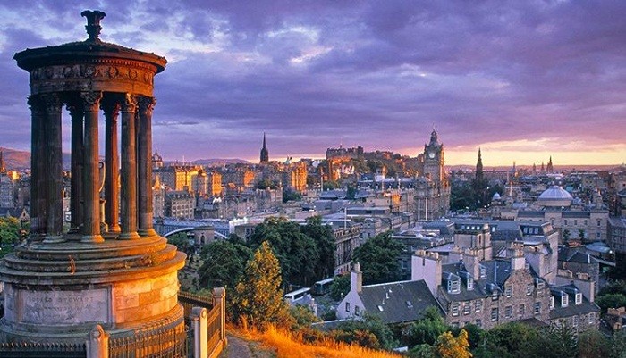 Cờ Vương quốc Anh (Union Jack) biểu tượng cho mối liên hệ giữa Scotland và Anh