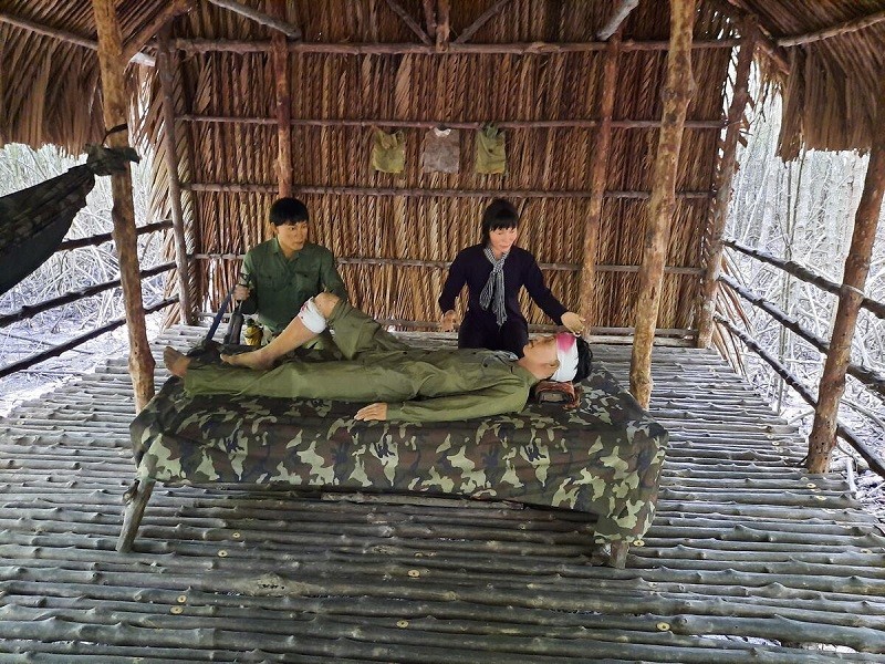 Mô hình tái hiện cảnh sinh hoạt của chiến sĩ đặc công tại căn cứ Rừng Sác