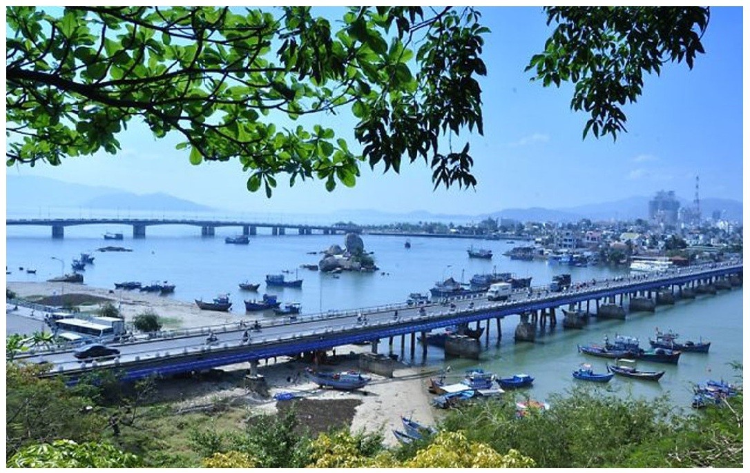 Quang cảnh thiên nhiên và danh lam thắng cảnh ở Quảng Ngãi