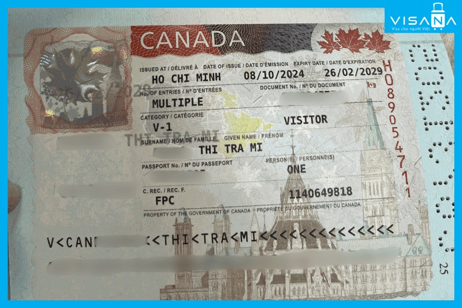 Hình ảnh minh họa một con tem visa Canada dán trên hộ chiếu