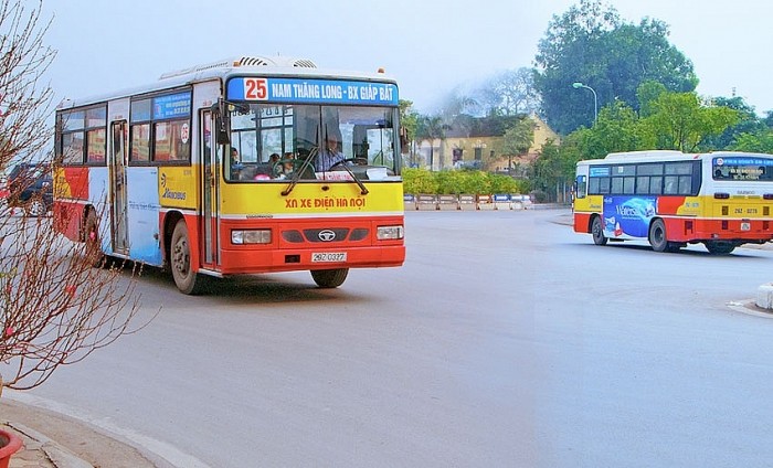 4306quang cao tren xe bus tai ha noi 01 1
