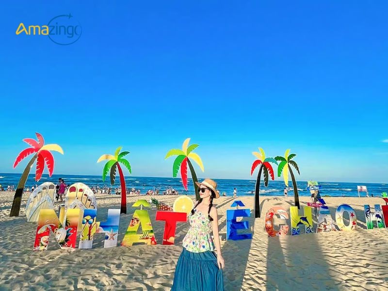 Biển Quảng Bình mùa hè đẹp như tranh vẽ