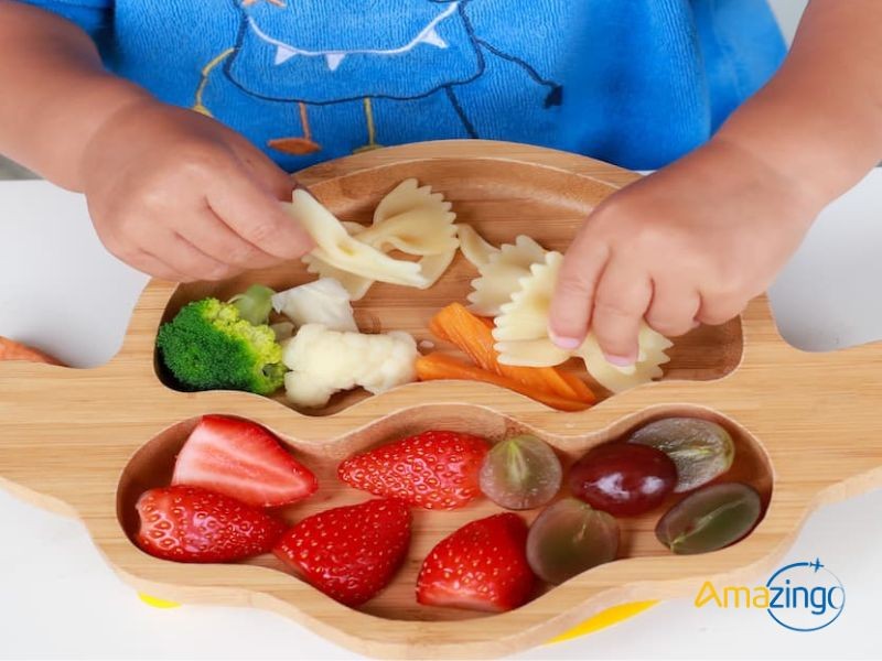 Chuẩn bị đồ ăn nhẹ cho trẻ