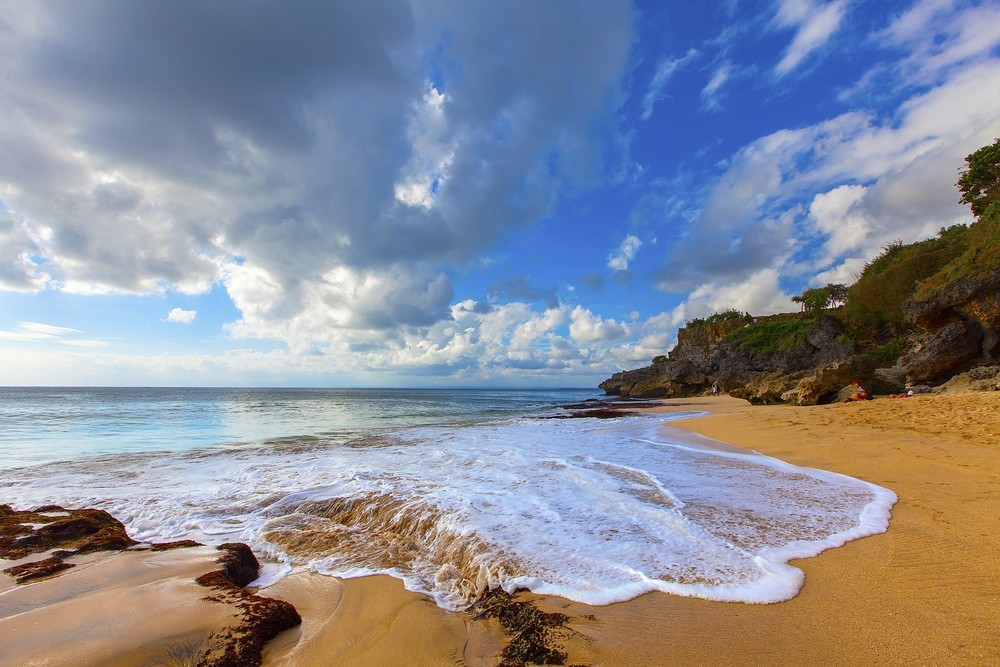 Hoàng hôn lãng mạn tại Bãi biển Jimbaran.