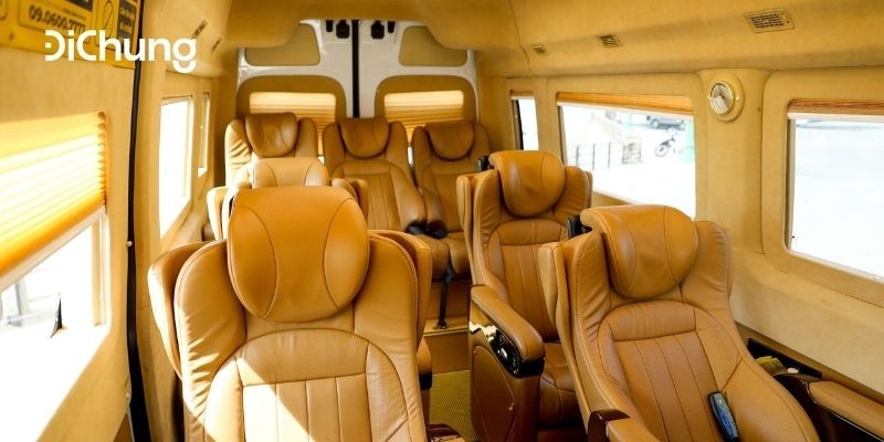 Nội thất sang trọng của xe limousine