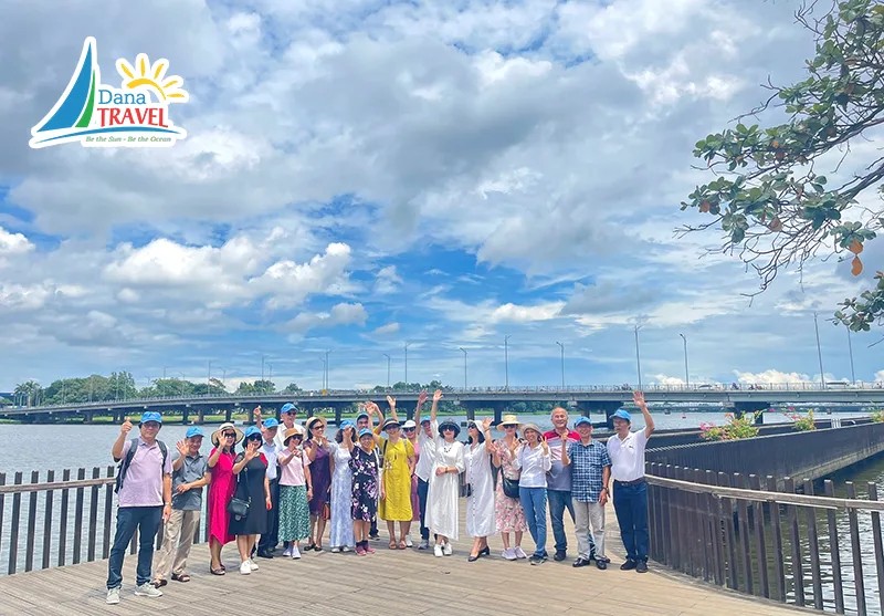 Đội ngũ HDV chuyên nghiệp của DanaTravel