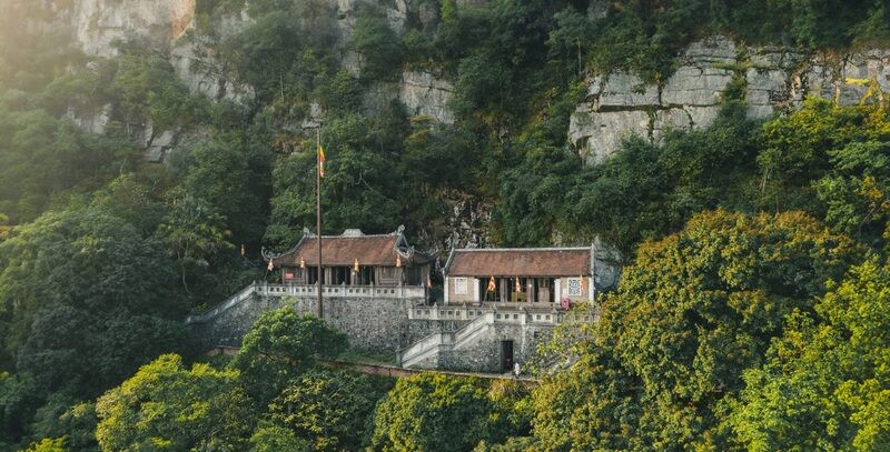 Không gian yên bình và trang nghiêm tại Chùa Bảo Sái.