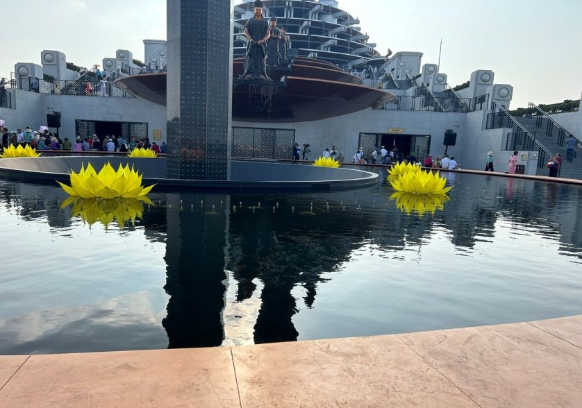 Không gian nhà hàng Buffet Năm Châu trên đỉnh Vân Sơn.