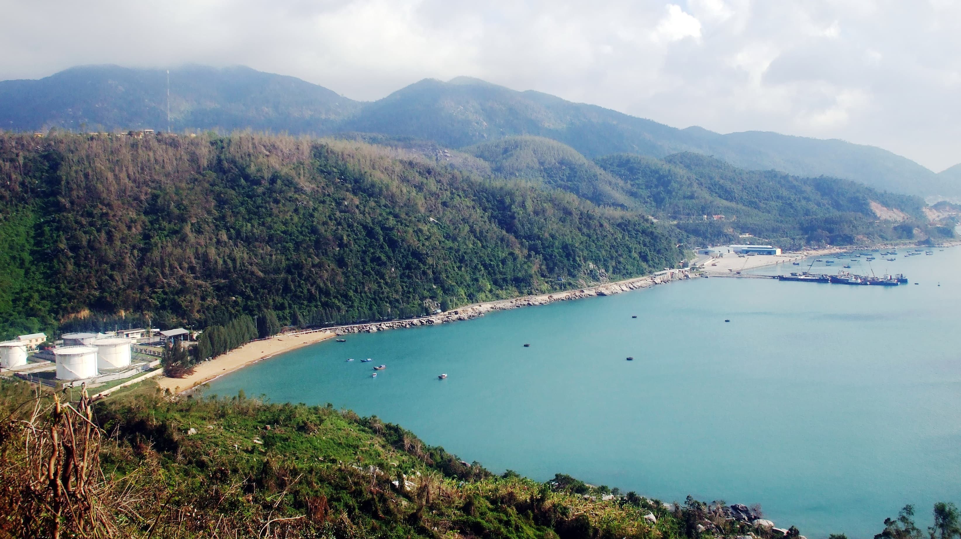 Toàn cảnh Vịnh Vũng Rô