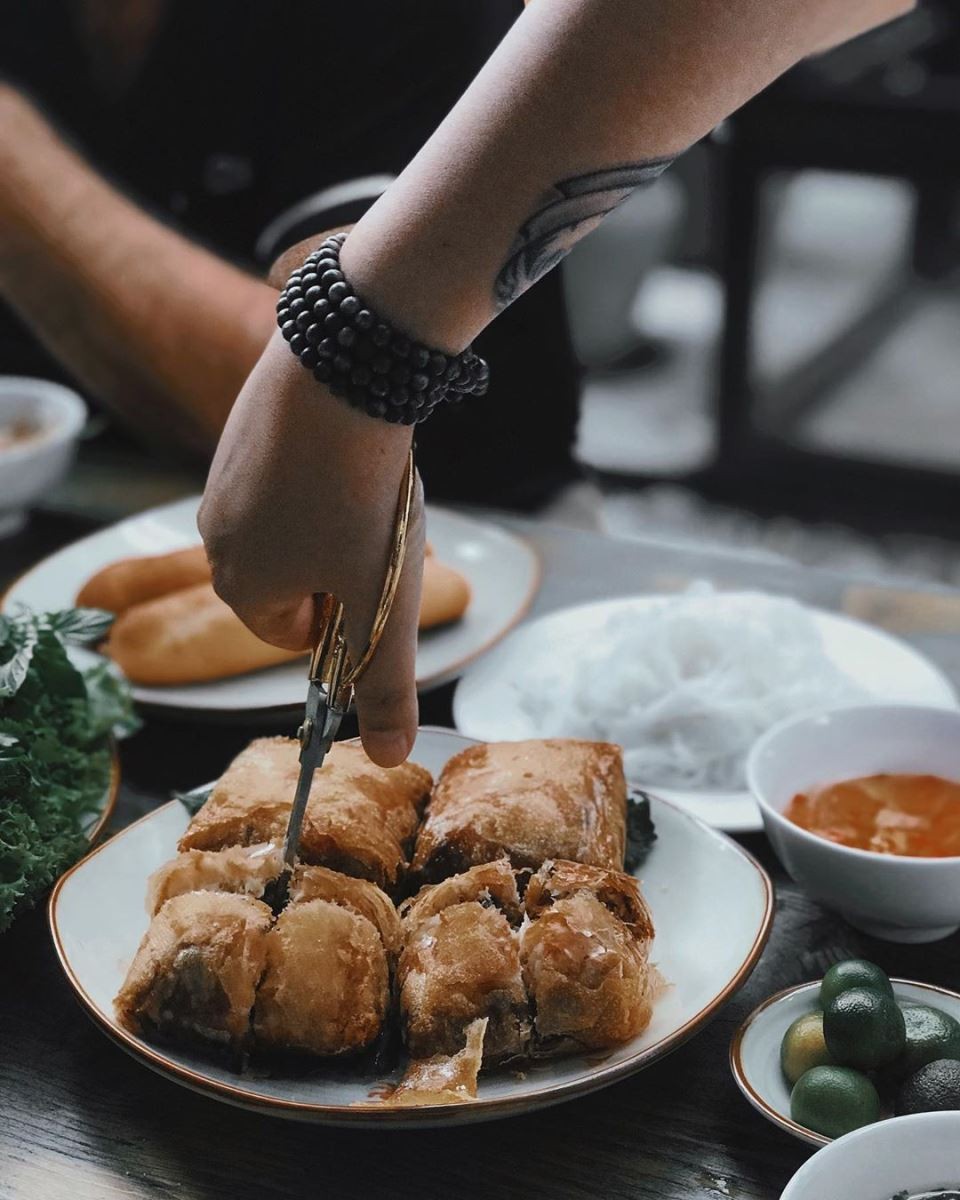 Nem cua bể - một trong những đặc sản nổi tiếng ở Hải Phòng