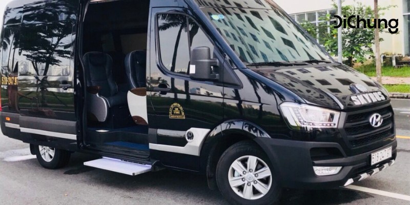 Xe limousine sang trọng phục vụ hành khách