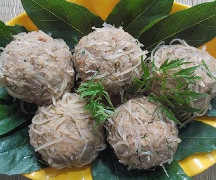 Nem chạo Vị Thủy - Món ăn hấp dẫn, kích thích vị giác.