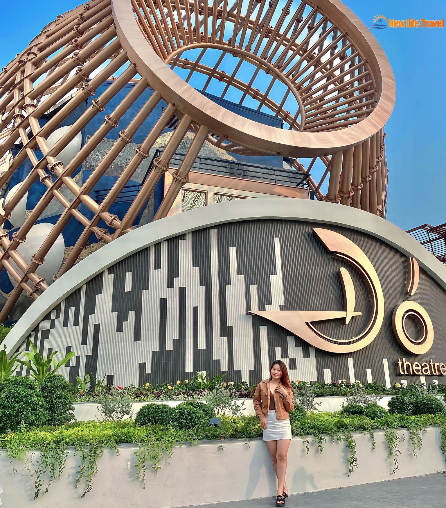 Check in Nhà Hát Đó - Trong khu thành phố Vega City