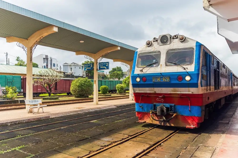 Đi tàu hỏa từ Hải Phòng đi Hà Nội giúp tiết kiệm thời gian.