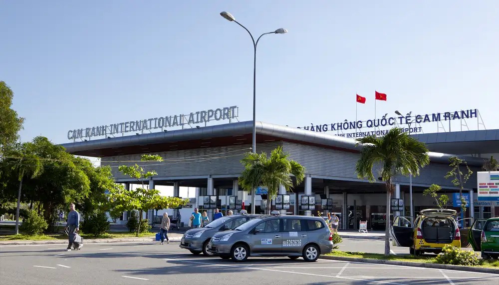 Sân bay quốc tế Cam Ranh mang đậm phong cách kiến trúc hiện đại | Di chuyển từ sân bay Cam Ranh về Nha Trang