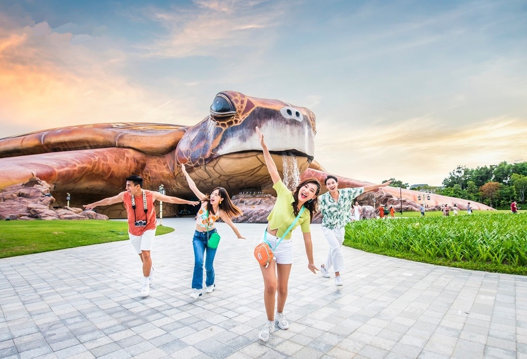 Check-in Cung điện Hải Vương - biểu tượng của VinWonders Phú Quốc