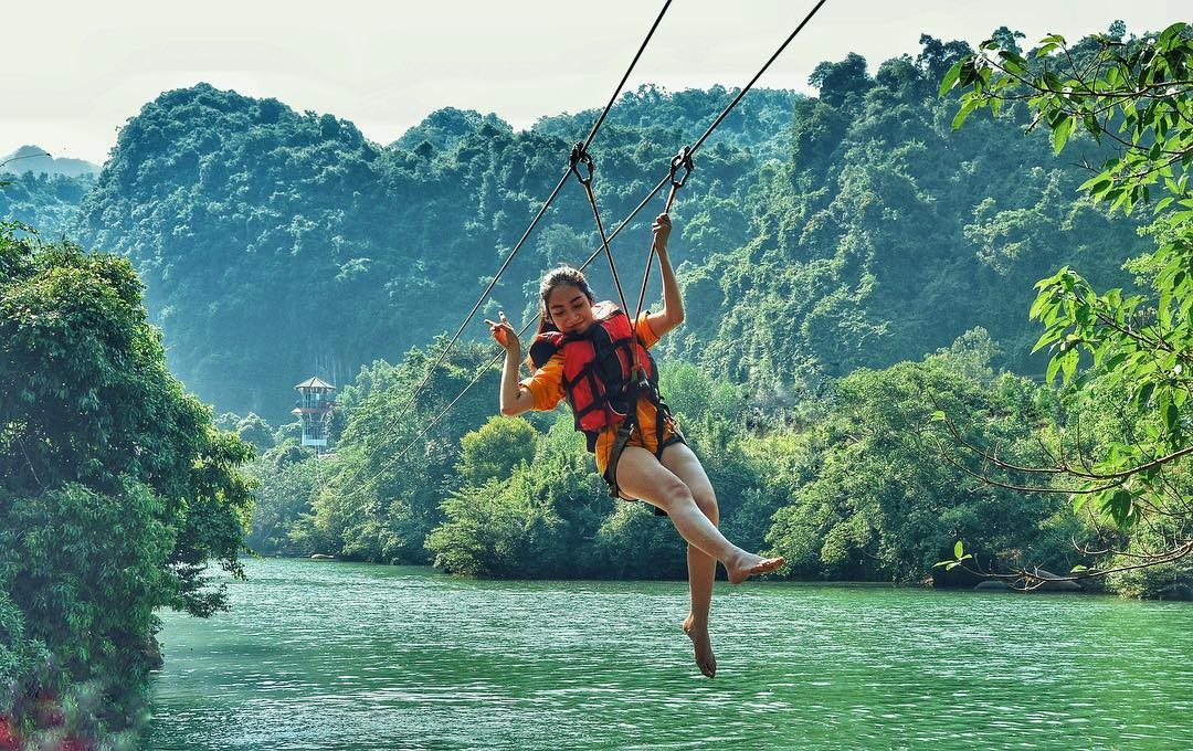 Suối nước Moọc với cảnh quan thiên nhiên đẹp và nhiều hoạt động vui chơi giải trí hấp dẫn du khách