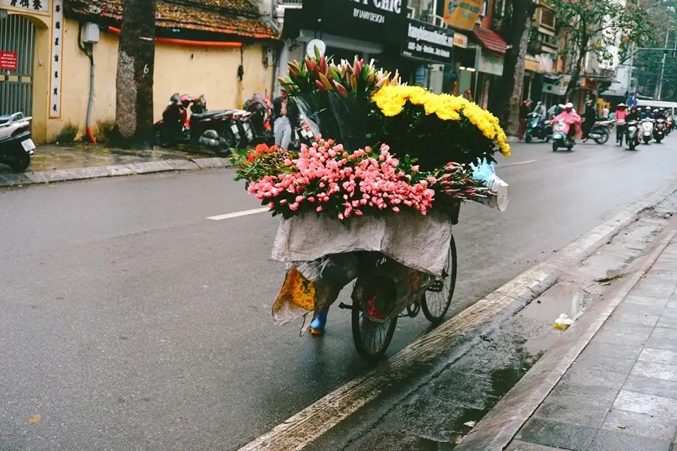 Vẻ đẹp mùa thu Hà Nội với những chiếc xe hoa