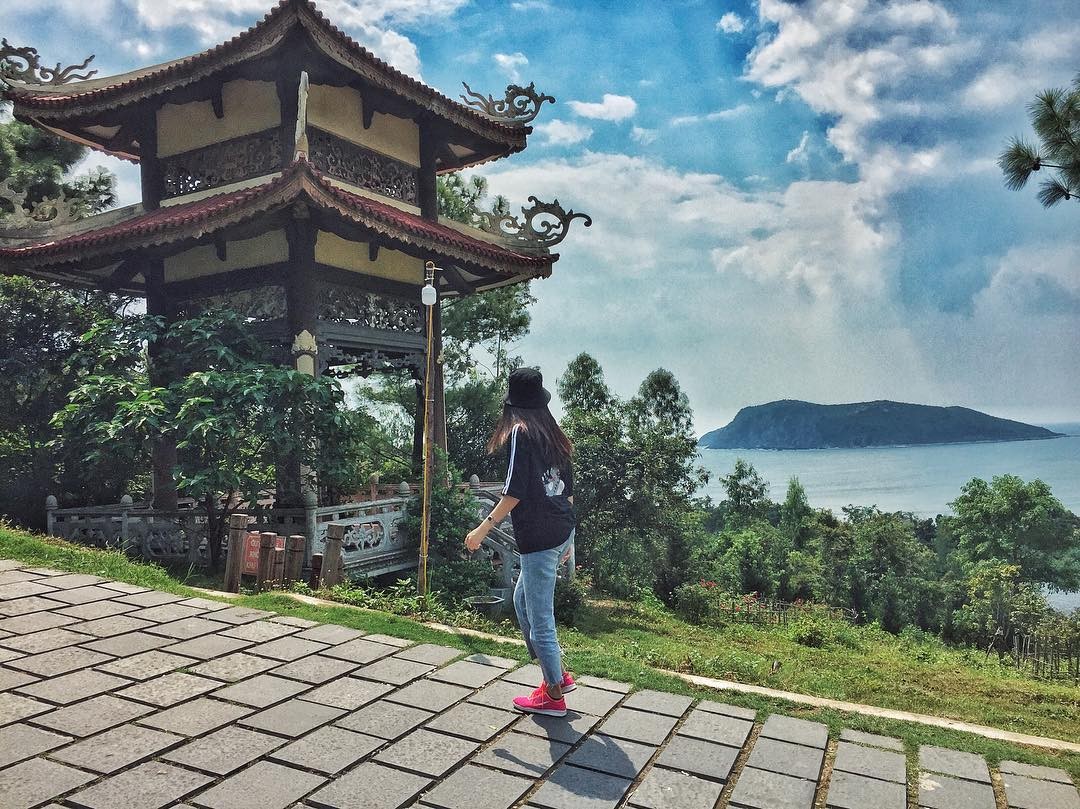 Vũng Chùa - Đảo Yến là nơi đặt mộ đại tướng Võ Nguyên Giáp