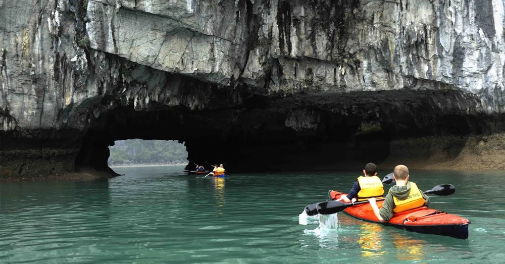 Lựa Chọn Khám Phá Buổi Chiều: Sun World hoặc Tour Vịnh 4 Tiếng