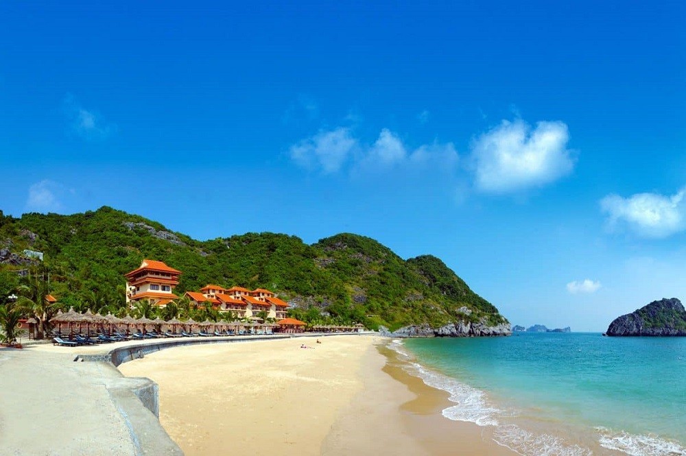 Bãi biển Đồ Sơn thơ mộng