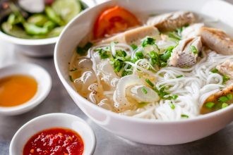 Bún sứa Quy Nhơn chinh phục thực khách bởi nước lèo ngọt thanh