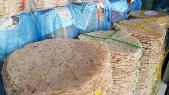 Bánh tráng nước dừa Bình Định nổi tiếng với vị thơm ngọt, béo ngậy độc đáo