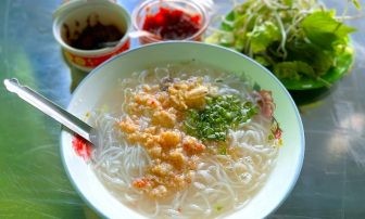 Bún tôm Châu Trúc gây ấn tượng với hương vị thanh ngọt hấp dẫn