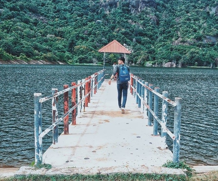 Hồ Soài So với mặt nước trong xanh và cảnh quan núi rừng