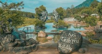 Hồ Vô Cực ở Đà Lạt thu hút giới trẻ check-in