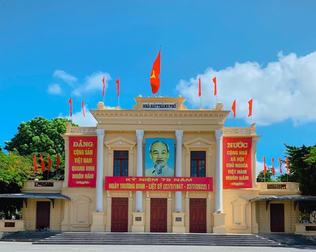 Nhà hát Lớn Hải Phòng tráng lệ