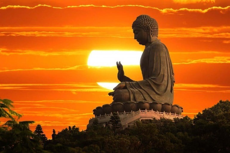 Gương mặt người có căn tu luôn tỏa sáng