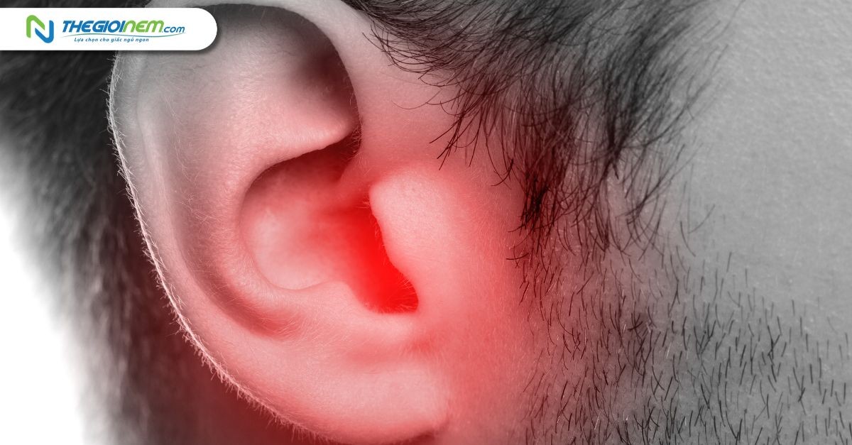 Minh họa khuôn mặt một người với đôi tai đỏ ửng, biểu thị hội chứng RES.