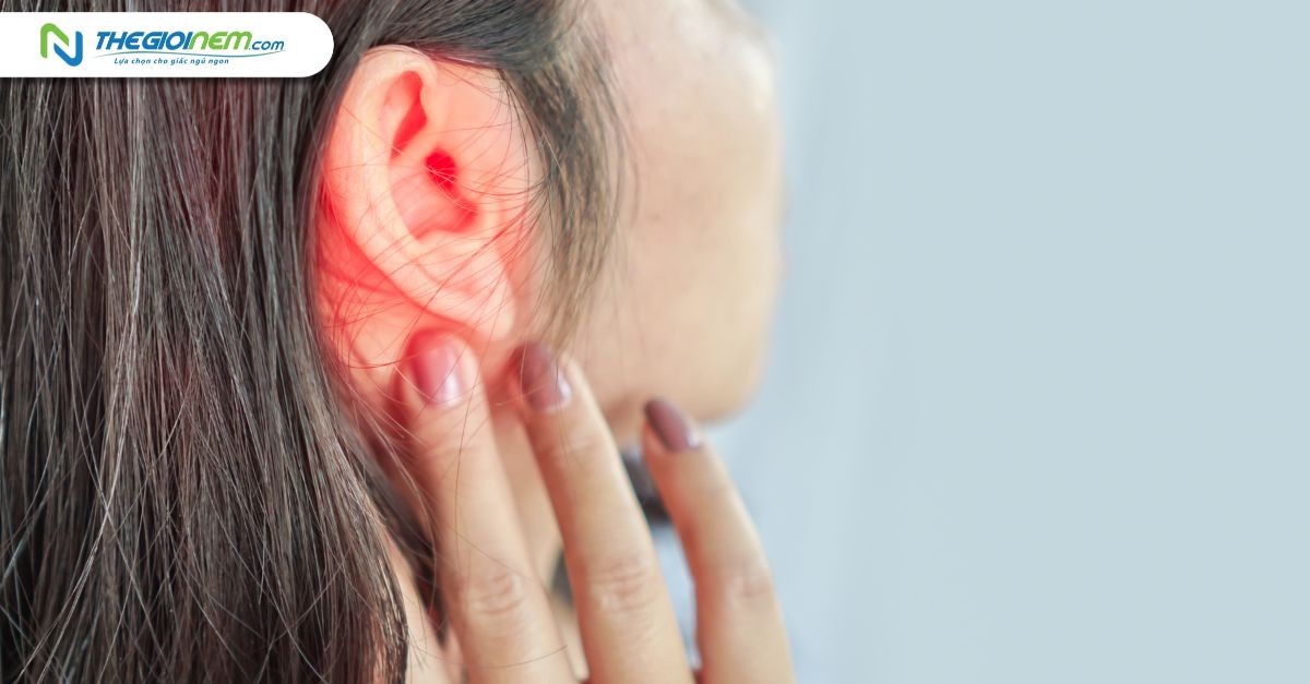 Hình ảnh thể hiện các khung giờ và điềm báo tương ứng khi nóng tai trái.